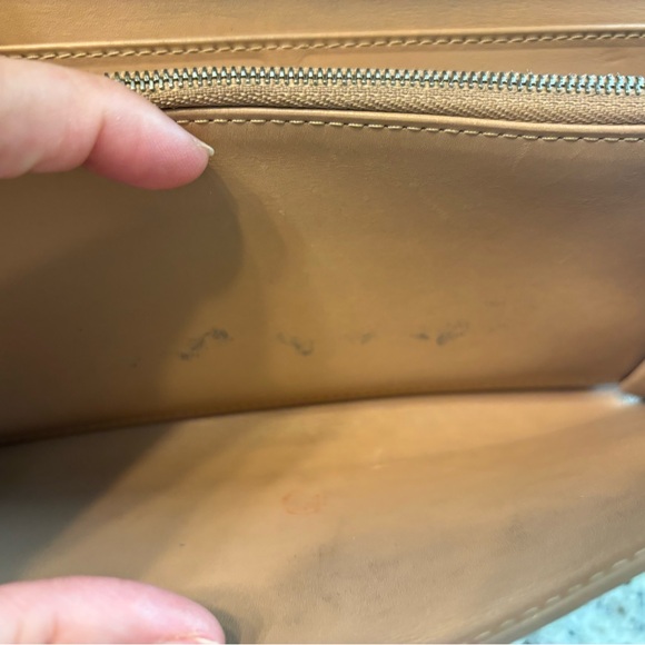 Authentic - Louis Vuitton Dune Vernis Sarah Wallet #4 - Picture 11 of 15